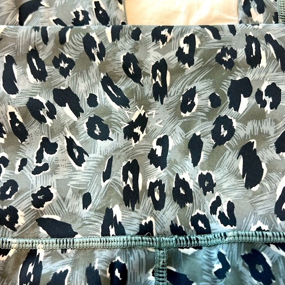 Varley Leopard Cheetah Print Leggings Small Gray Green Black White Animal Print - Picture 5 of 15